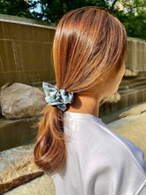 Load image into Gallery viewer, Silk Scrunchies