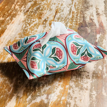 Load image into Gallery viewer, Peranakan Cirlce 4 flowers Tile Fabric Tissue Covers
