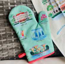 Load image into Gallery viewer, Singapore Icons Oven Mitt
