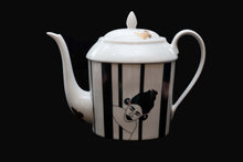 Load image into Gallery viewer, Nguka - Tea Pot
